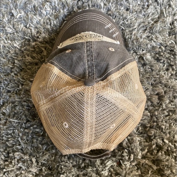 Women’s Gray/ Beige “Ain’t No Hood Like Motherhood” Trucker Hat - Picture 4 of 8